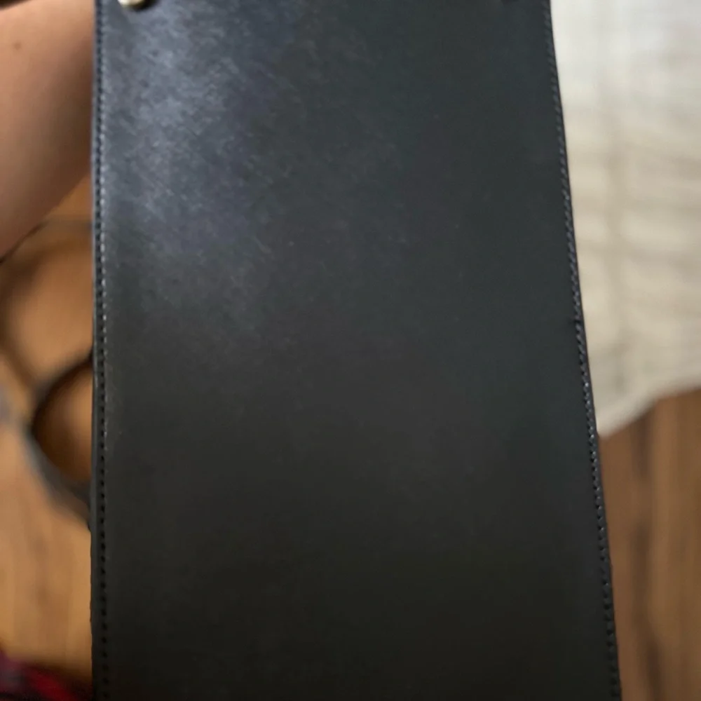 Kate Spade Bag with original dust cover. - Picture 4 of 5